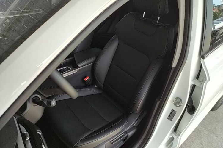 GEELY Emgrand 2022 #15 GEELY Emgrand 2022 car image #15