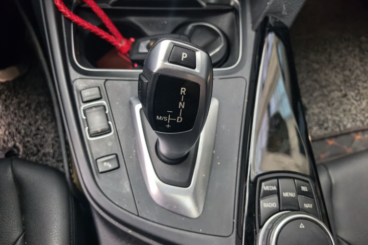 BMW 3 Series 2017 #18 BMW 3 Series 2017 car image #18
