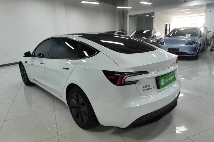 Tesla Model 3 2026 car image #7