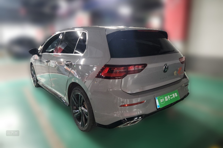 Volkswagen Golf 2024 car image #5