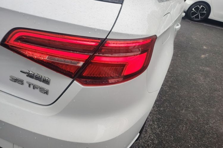 Audi A3 2019 car image #8