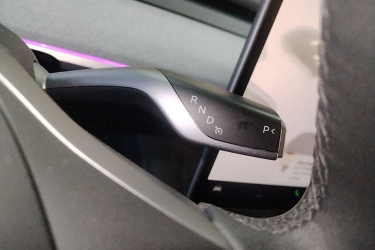 Tesla Model Y 2023 #18 Tesla Model Y 2023 car image #18