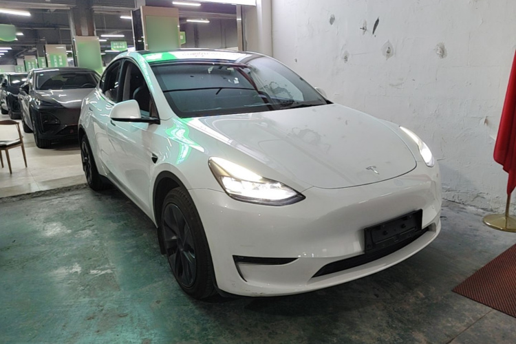 Tesla Model Y 2024 car image #4
