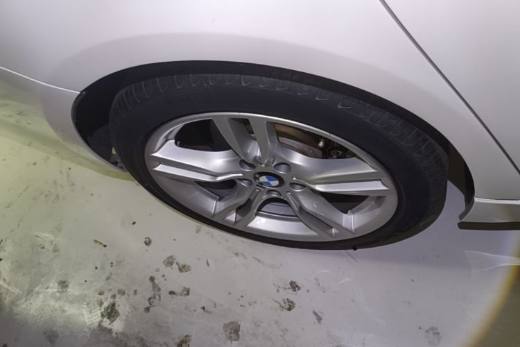 BMW 3 Series 2017 car image #10