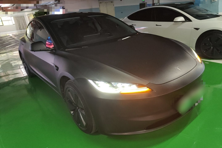 Tesla Model 3 2023 car image #4