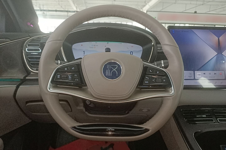 BYD Han 2024 car image #11