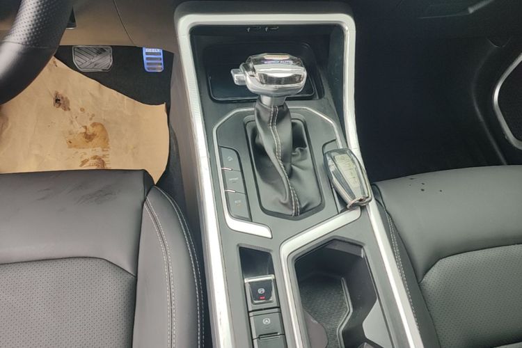 GEELY Vision X6 2020 car image #14