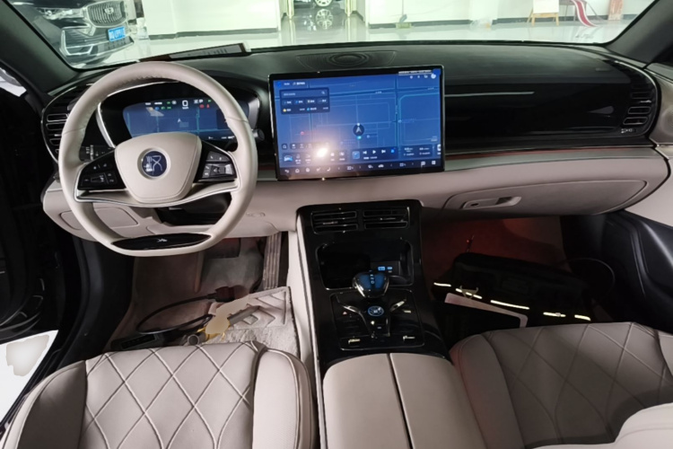BYD Han 2024 car image #10