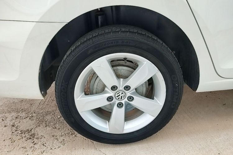 Volkswagen Santana 2016 car image #10