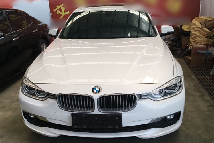 BMW 3 Series 2018 car image #3