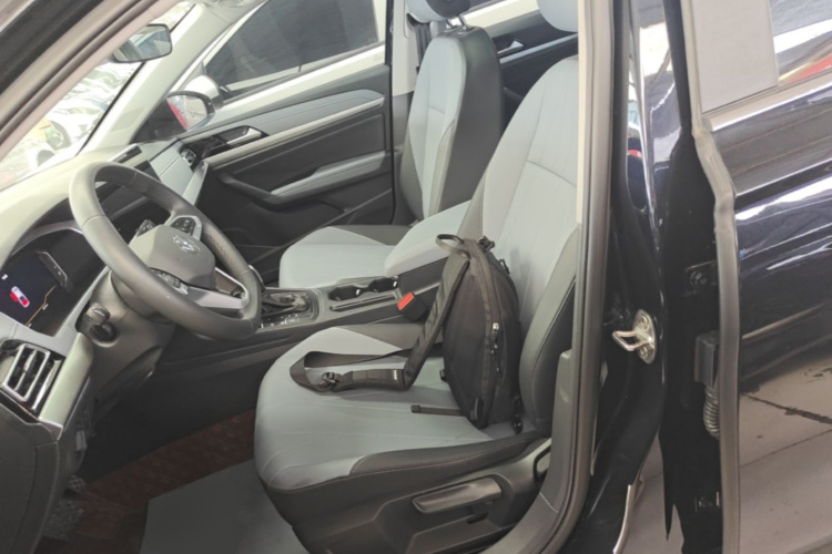 Volkswagen Lavida 2025 imagen de coche #15