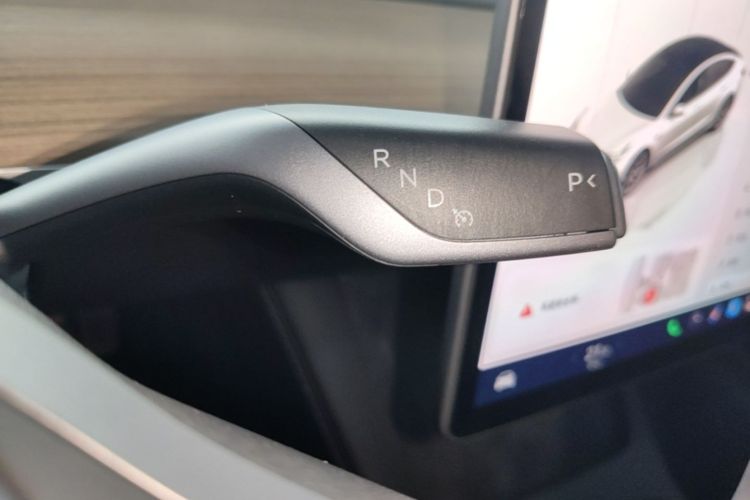 Tesla Model 3 2023 car image #14