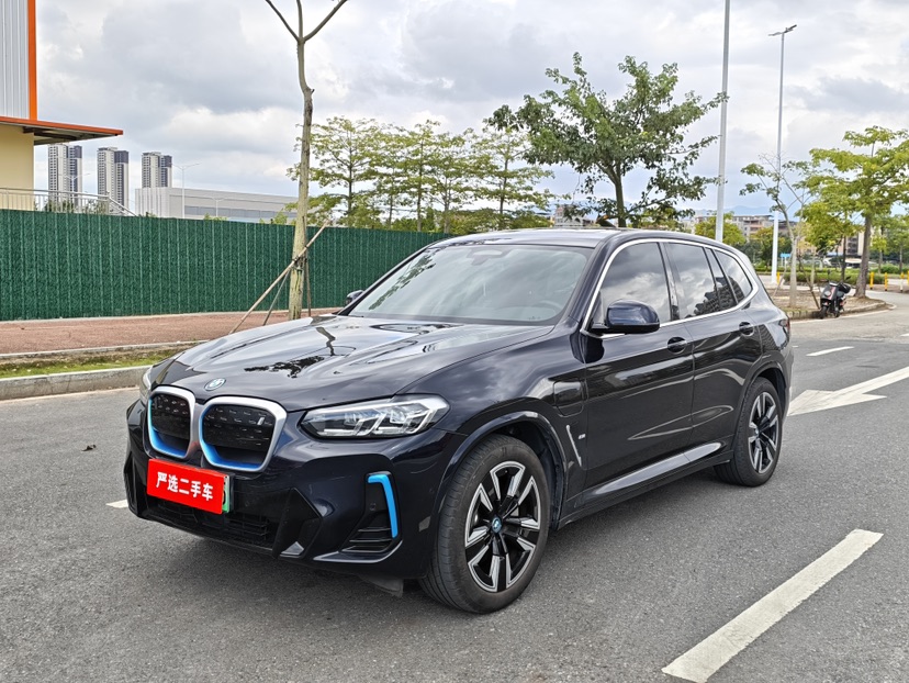 BMW iX3 2022 BMW iX3 2022 car image