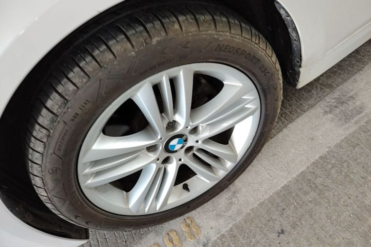 BMW 3 Series 2017 car image #9