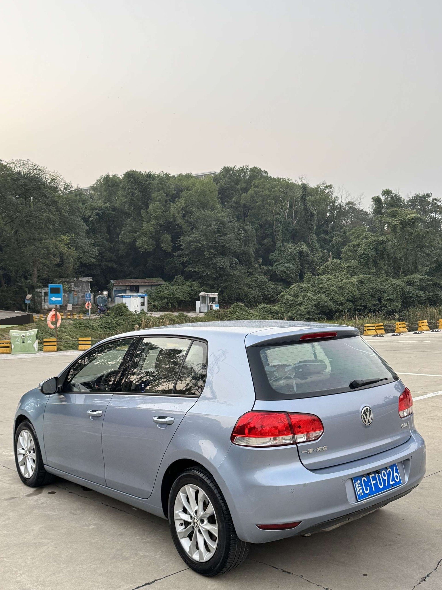 Volkswagen Golf 2012 car image #4