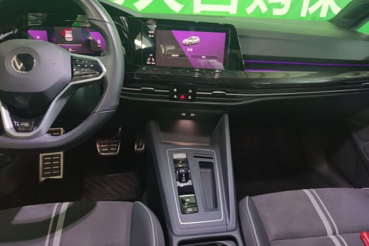 Volkswagen Golf 2023 car image #13