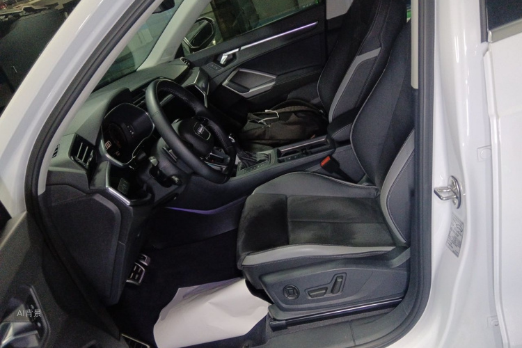 Audi Q3 2022 car image #17