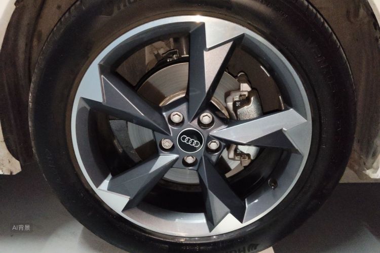 Audi Q3 2024 car image #9