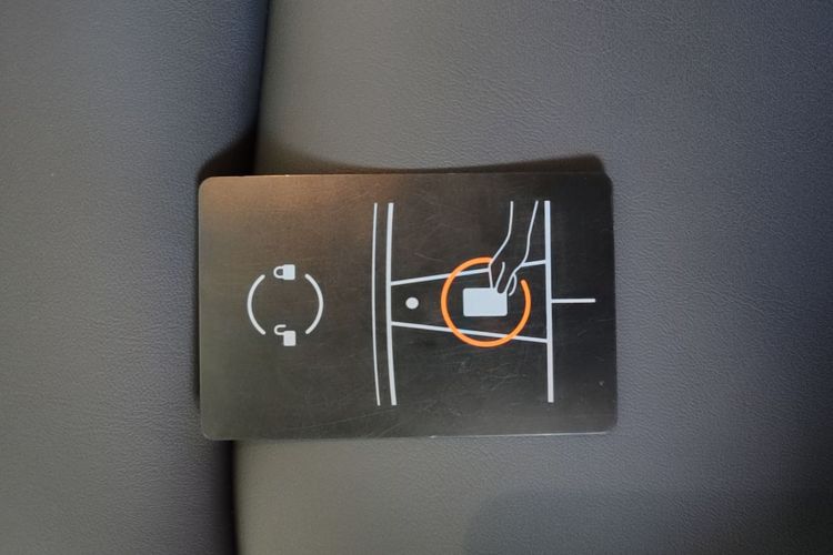 Tesla Model Y 2022 car image #14