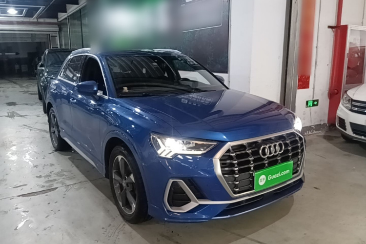 Audi Q3 2021 car image #6