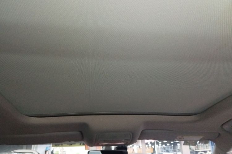 Audi Q3 2016 car image #18