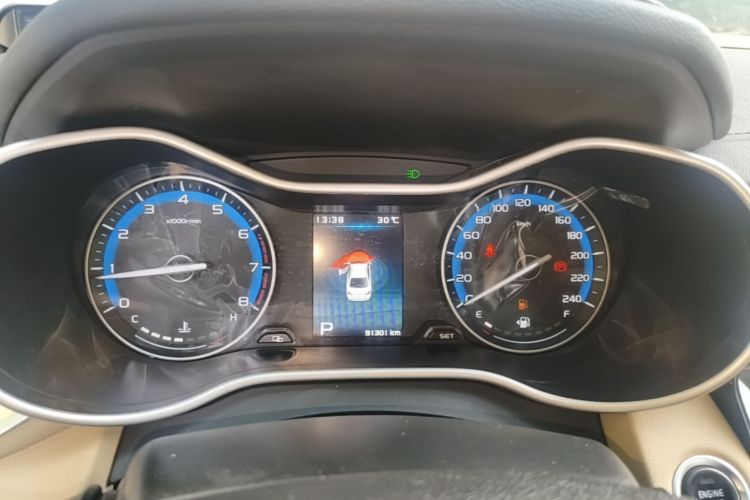 GEELY Emgrand 2019 car image #12