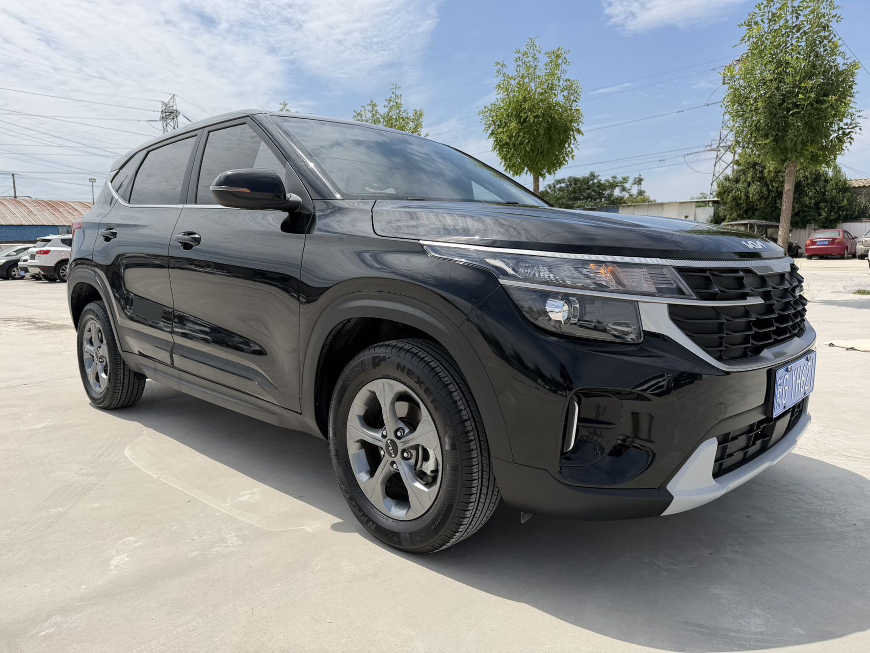 Kia Seltos 2023 car image #3