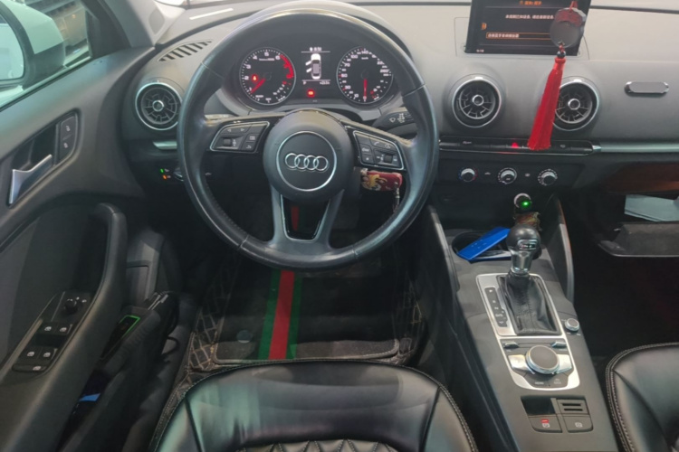 Audi A3 2019 car image #11