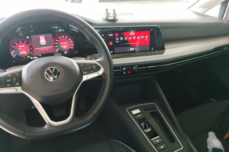 Volkswagen Golf 2022 imagen de coche #11