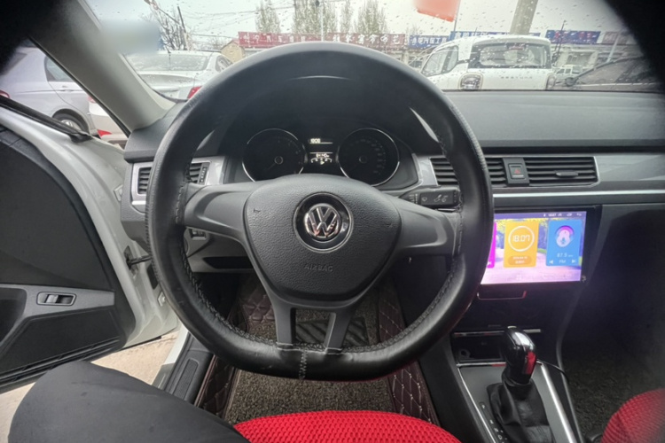 Volkswagen Bora 2016 car image #10