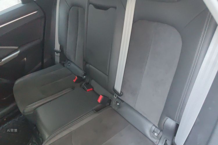Audi Q3 2019 car image #19