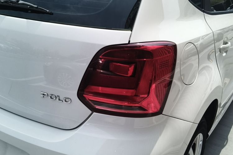 Volkswagen Polo 2018 car image #8