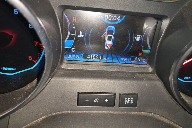 BYD Yuan 2016 #8 BYD Yuan 2016 car image #8