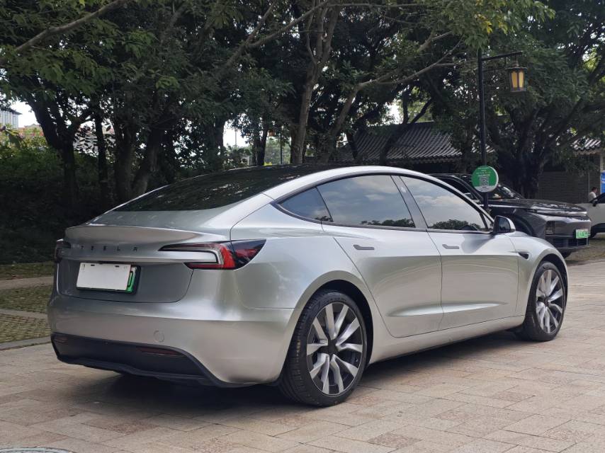 Tesla Model 3 2025 car image #6