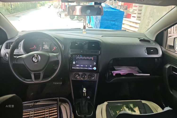 Volkswagen Polo 2018 car image #11