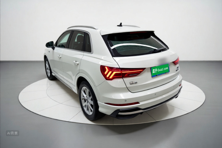 Audi Q3 2019 car image #5