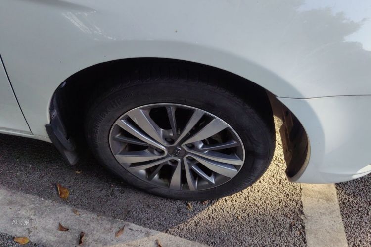GEELY Emgrand 2018 car image #9
