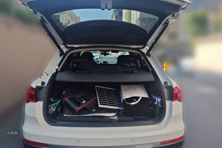Audi Q3 2020 car image #21
