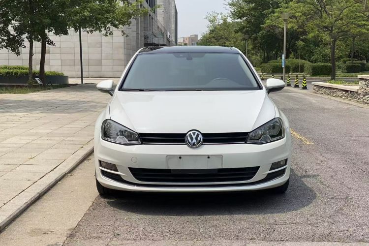 Volkswagen Golf 2015 car image #3