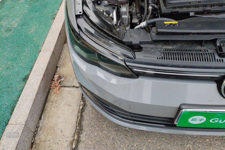 Volkswagen Golf 2024 car image #8