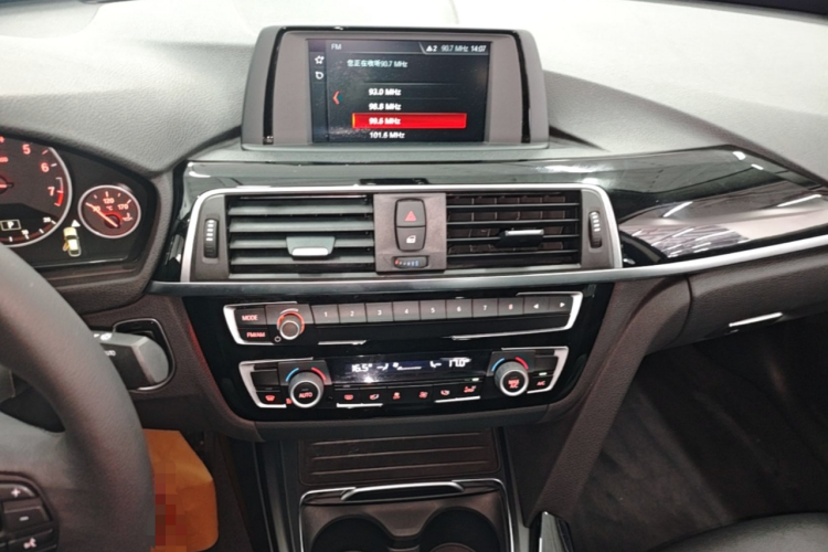 BMW 3 Series GT 2018 car image #13