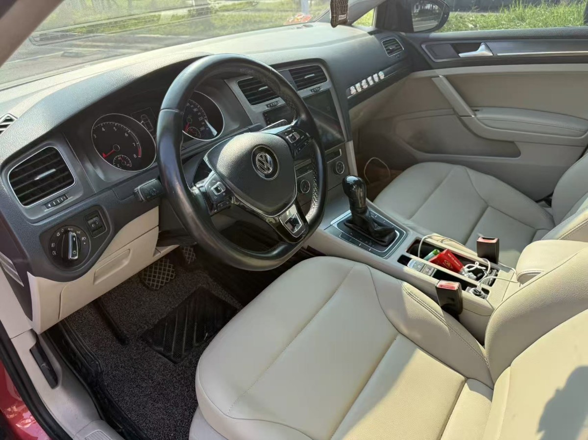 Volkswagen Golf 2014 car image #4