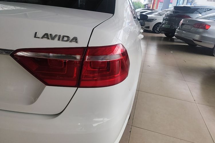 Volkswagen Lavida 2015 car image #8