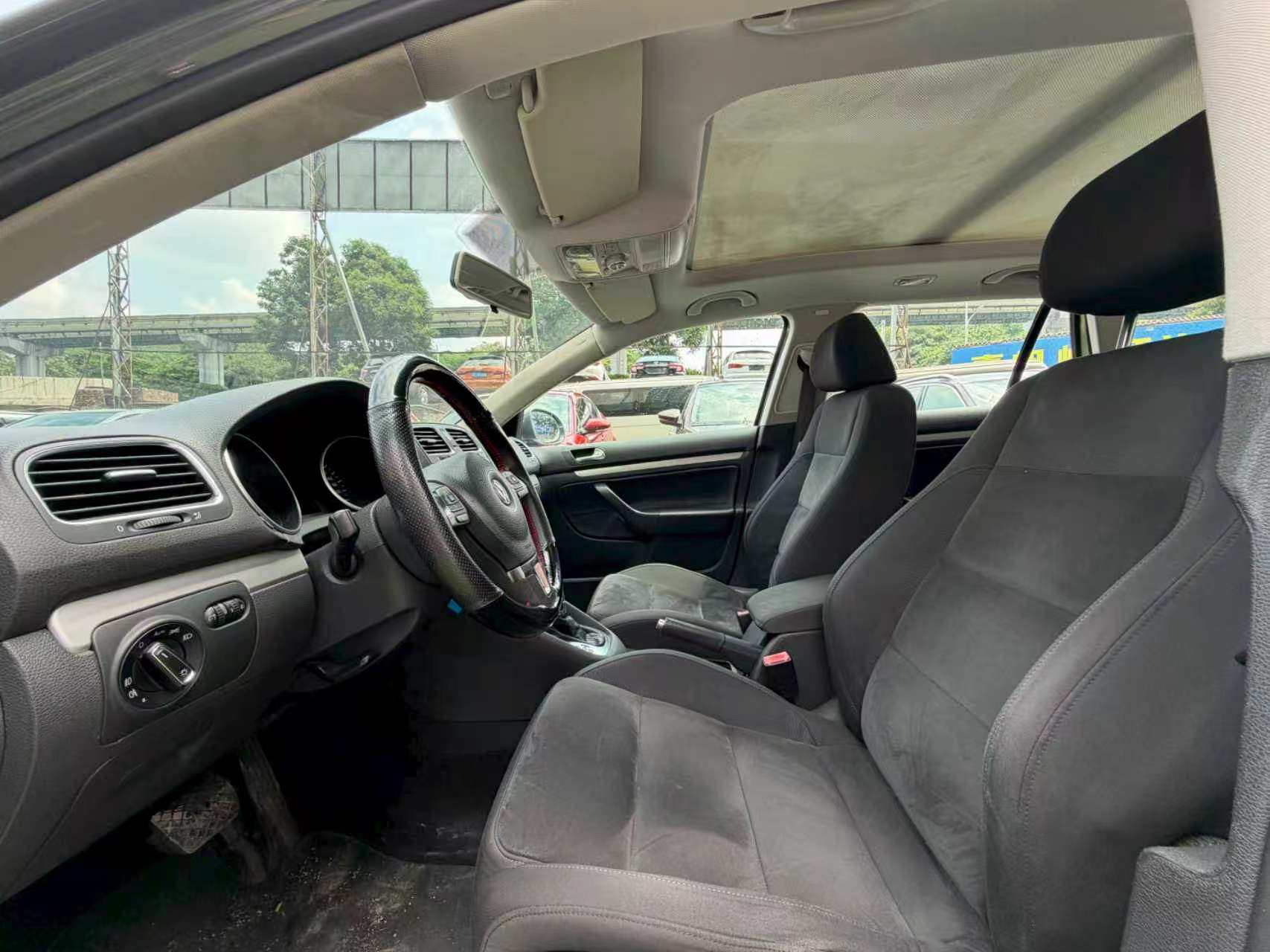 Volkswagen Golf (Imported) 2013 изображение автомобиля #7