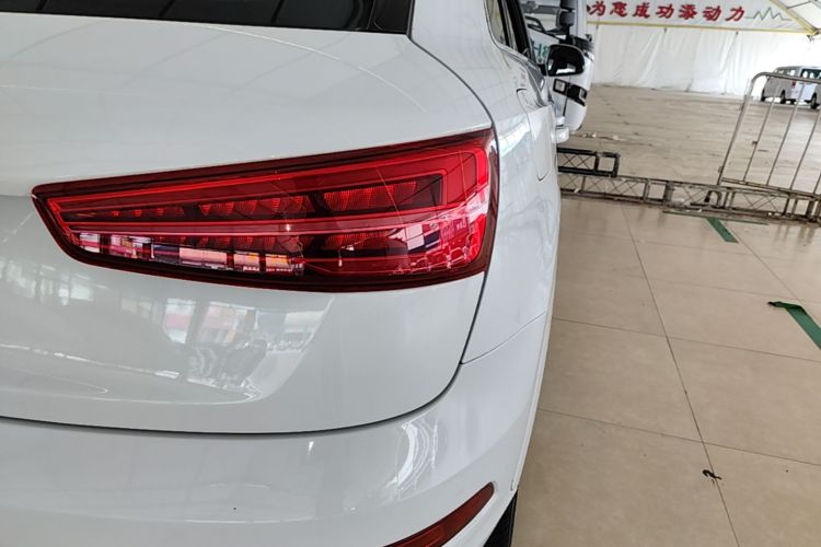 Audi Q3 2018 #8 Audi Q3 2018 car image #8