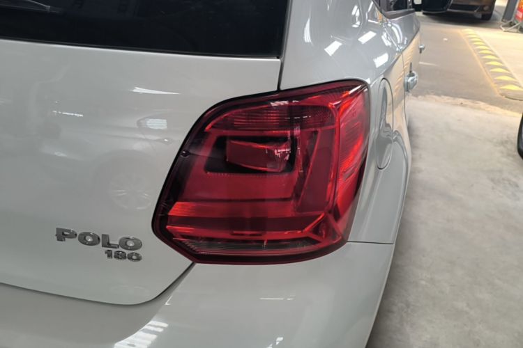 Volkswagen Polo 2018 car image #8