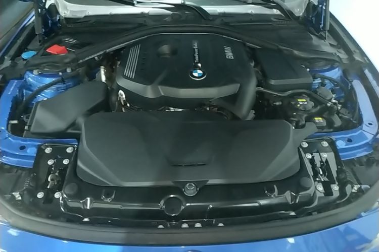 BMW 3 Series 2019 car image #20