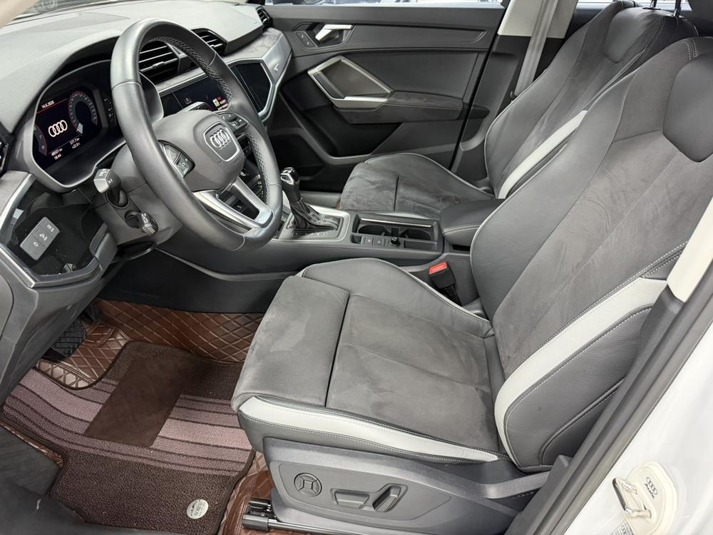 Audi Q3 2022 car image #23
