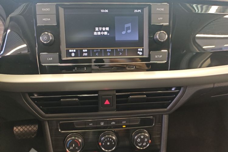 Volkswagen Lavida 2019 car image #13