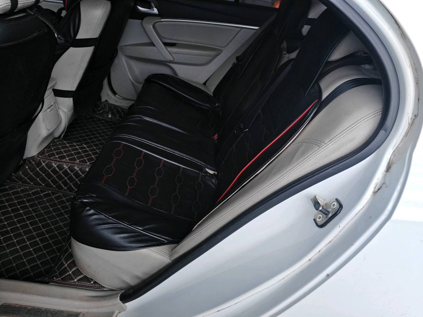 GEELY Emgrand 2014 car image #7